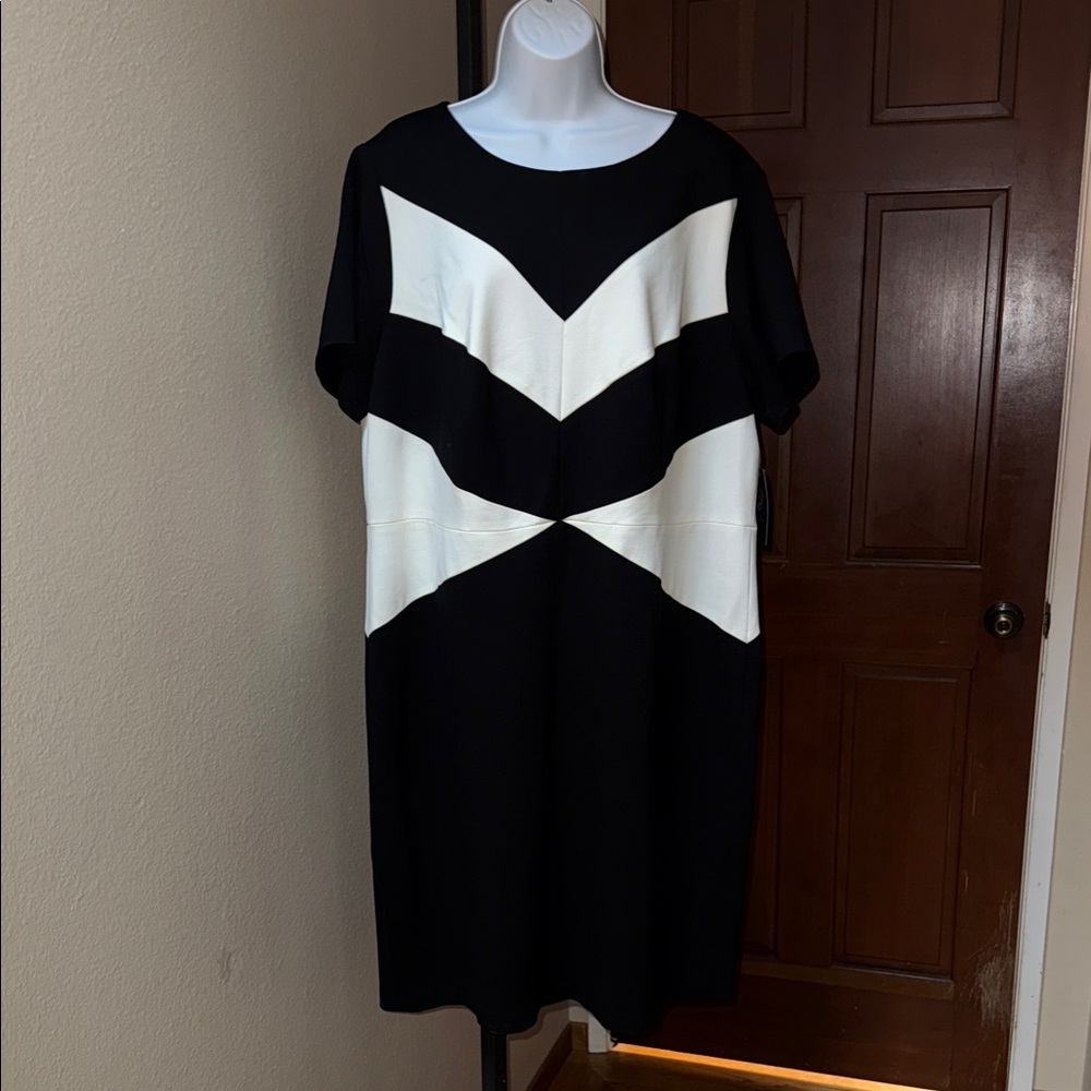 NWT Vince Camuto Black & White Pop Culture Geometric Sheath Midi Dress Size 20W